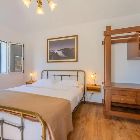 Solar Dos Reis By An Island