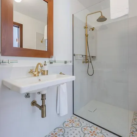 Solar Dos Reis By An Island