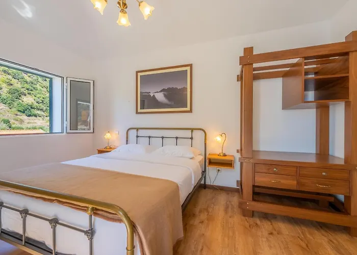 Solar Dos Reis By An Island